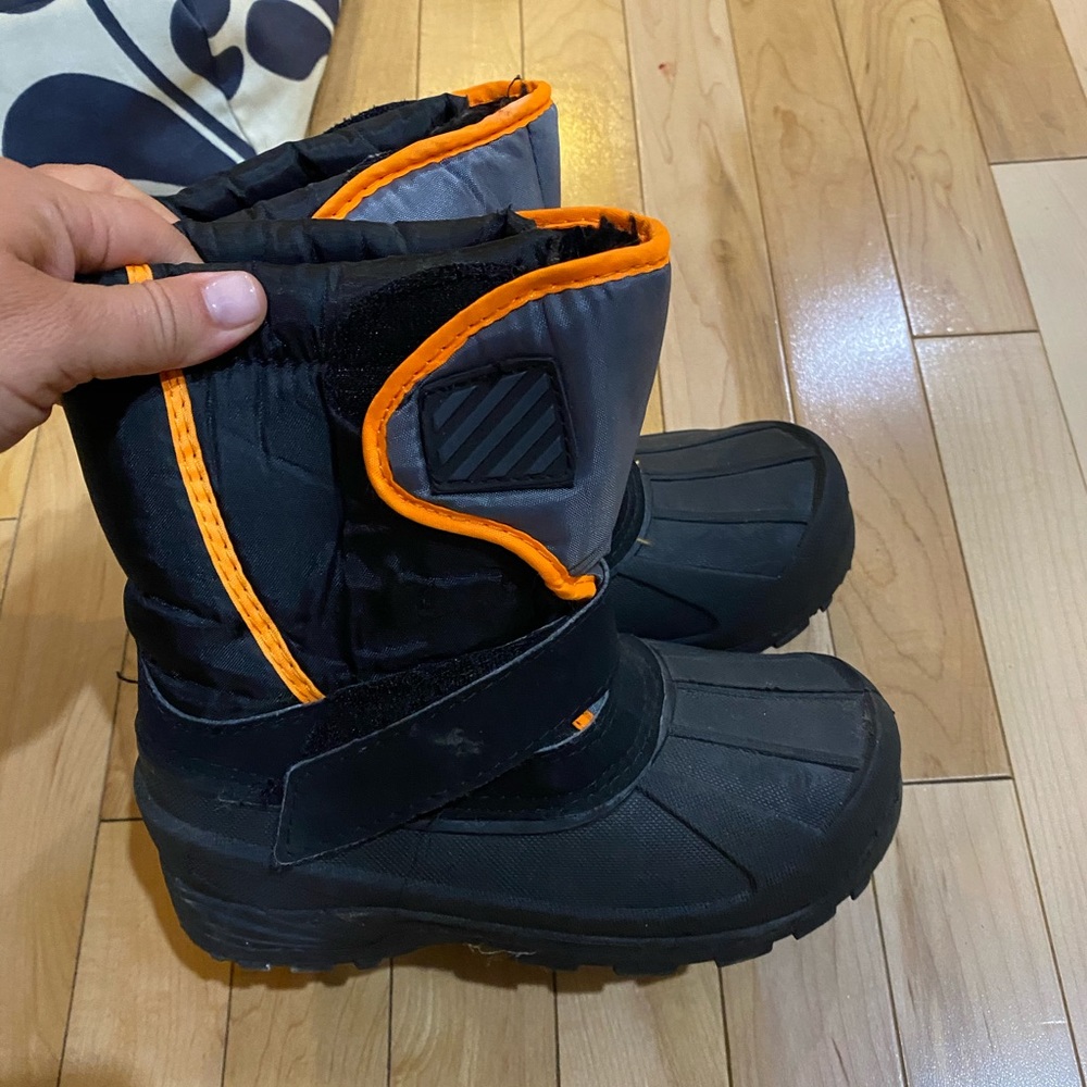 Kids Snow Boots - Size 2